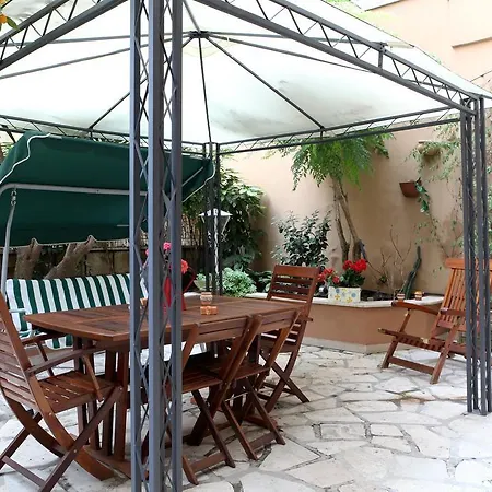 Gioia House